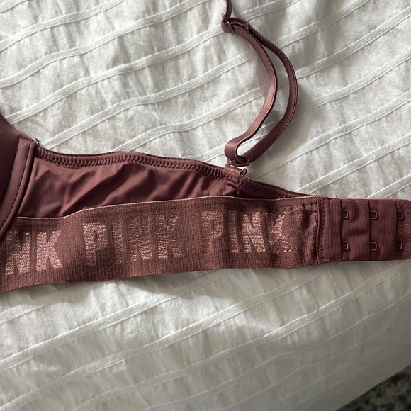 Push up VS pink bra - Picture 2 of 4